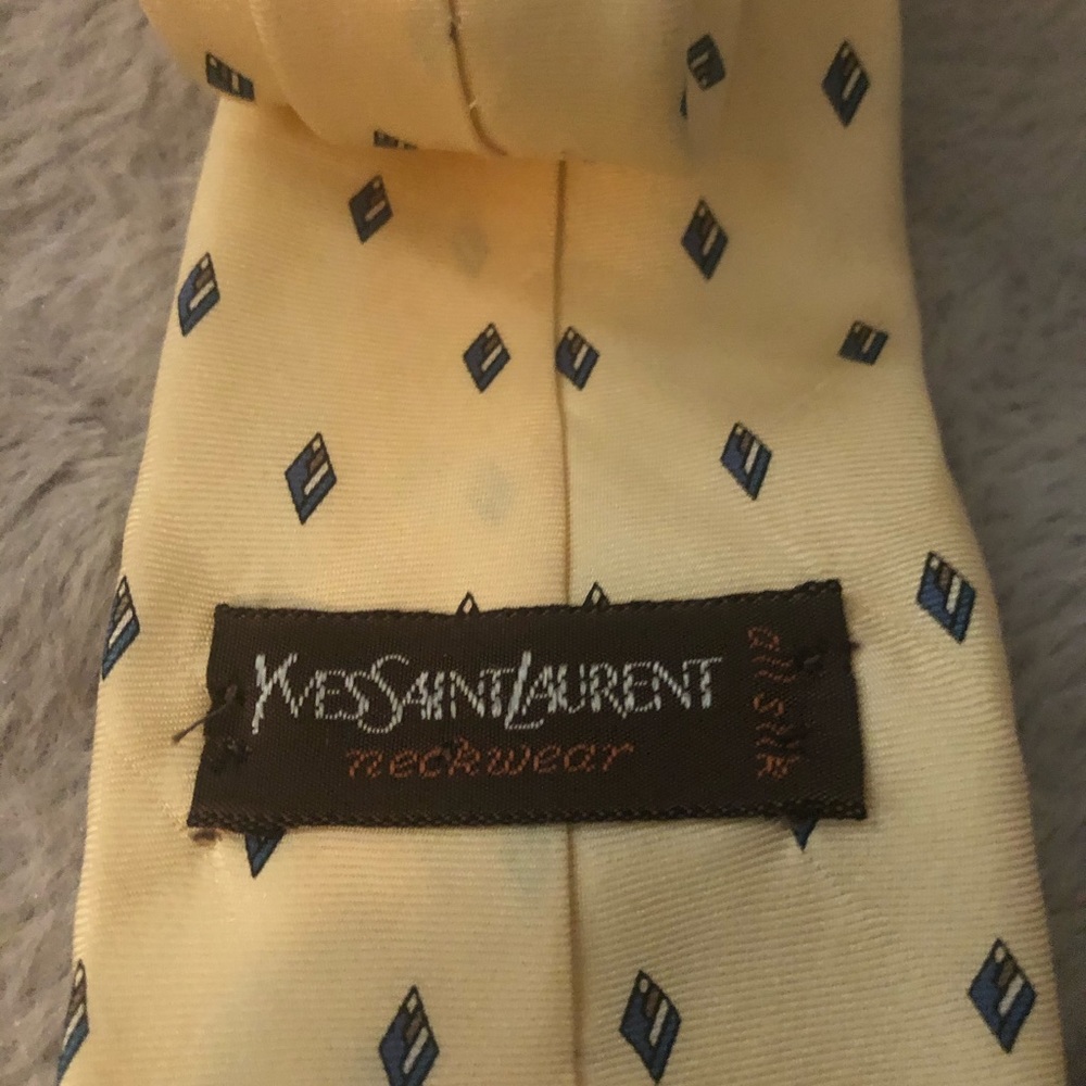 YSL tie - Picture 3 of 4